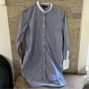 Banana Republic Light Blue Casual Button Down Shirt